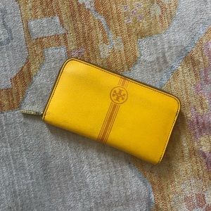 Tory Burch Zip Wallet